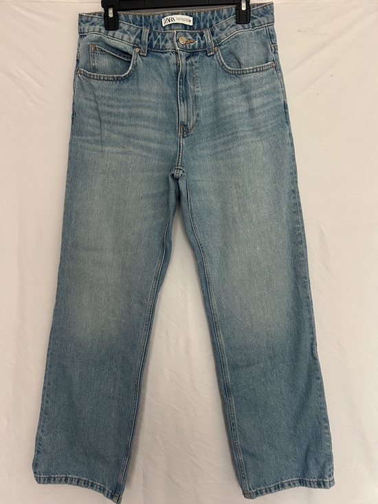 Zara Denim - Zara Women’s Light Wash Mid Rise Straight Leg Jeans. Size 10